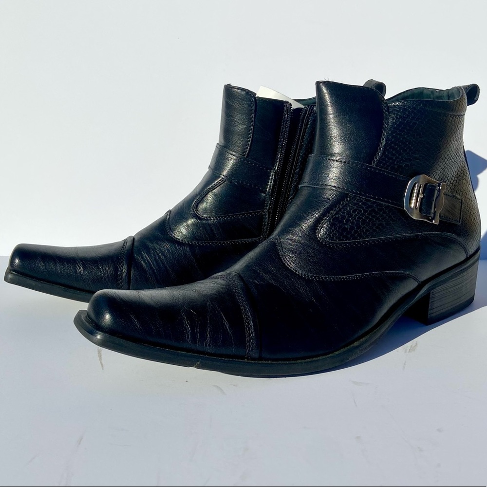 Delli Aldo Men’s Side-Zip Single-Buckle All Black Boot
